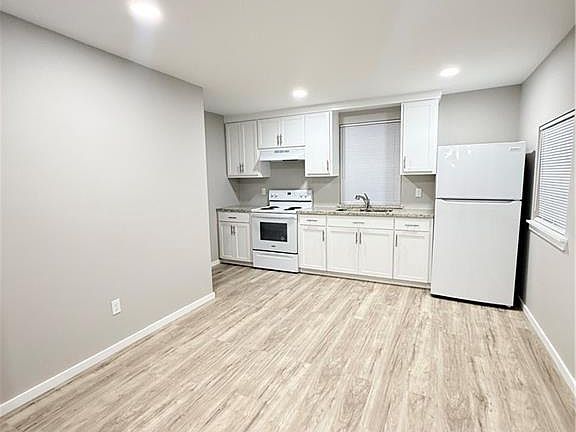 4th image of 5729 Gardenia St