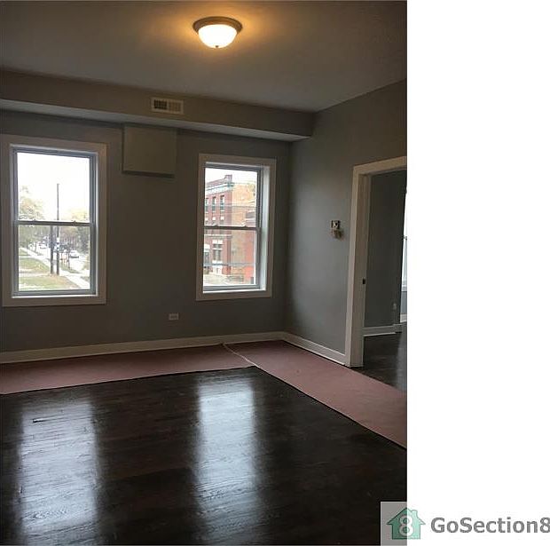 2nd image of 214 N Homan Ave