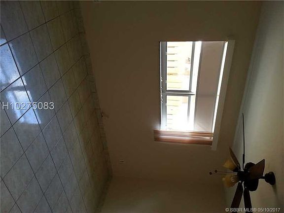 5th image of 331 SW 1st Ave APT 3