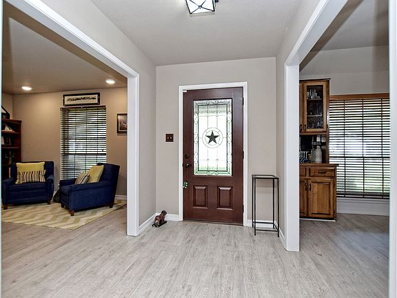 5th image of 10710 Fountainbleu Cir