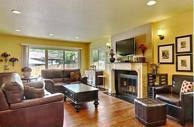 2nd image of 6915 E La Salle Pl