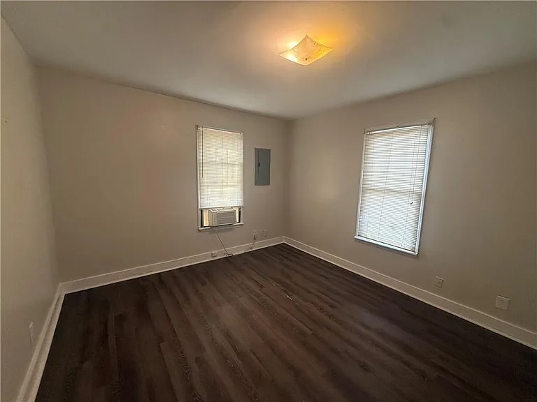 423 Devon St — Photo 12