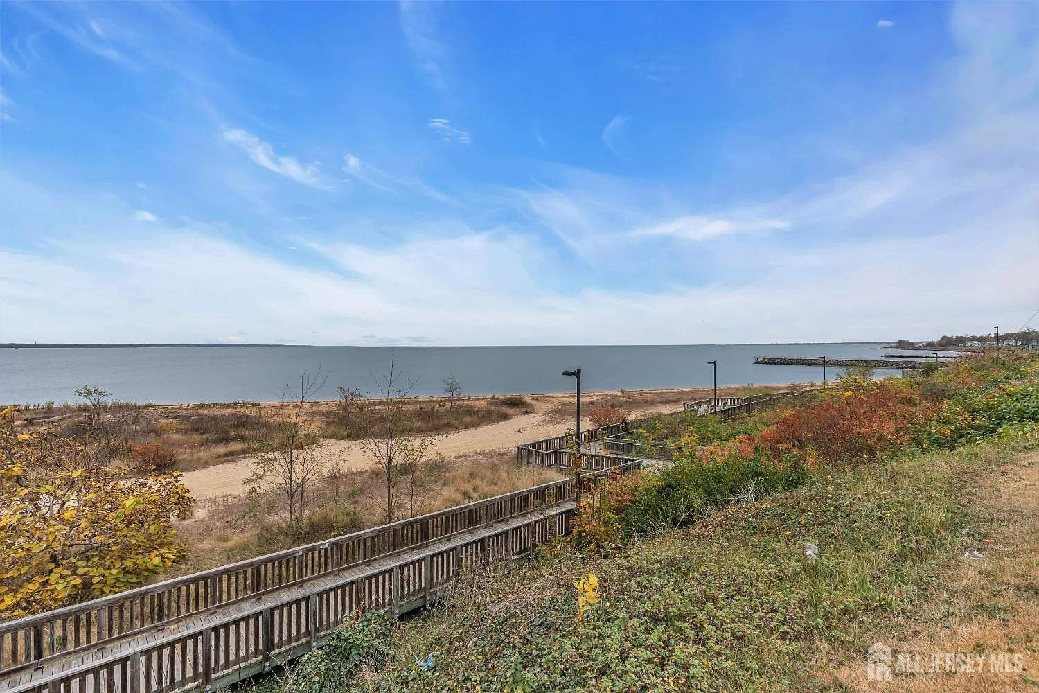 115 Shoreland Cir photo 1