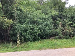 4170 Phyllis Rd, Northbrook, IL 60062