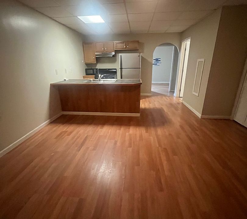 1st image of 103 Conrad Ct #12