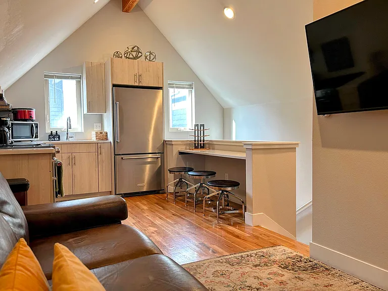 3308 N Lafayette St — Photo 3