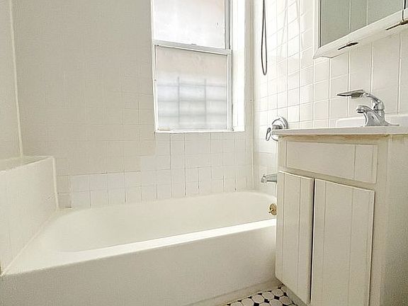 5th image of 118 W 137th St #3E
