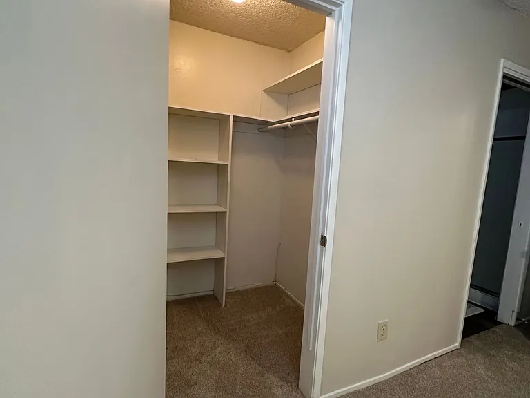 Ravenwood Apartment Homes — Photo 7