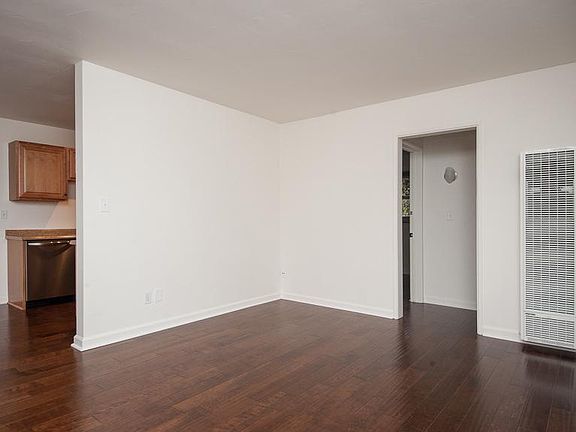 5th image of 839 1/2 Agate St