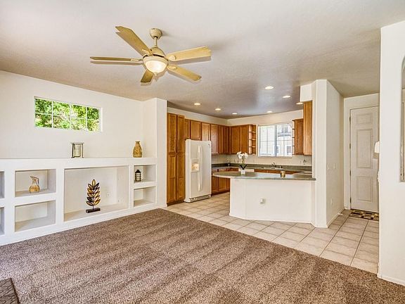 5th image of 120 W Mountain Sage Dr