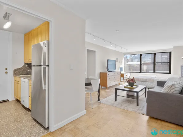 7 East 14th Street image 10 of 13