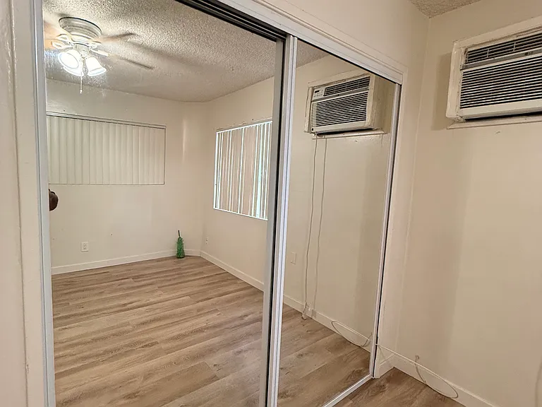 15163 Sherman Way #7A — Photo 5