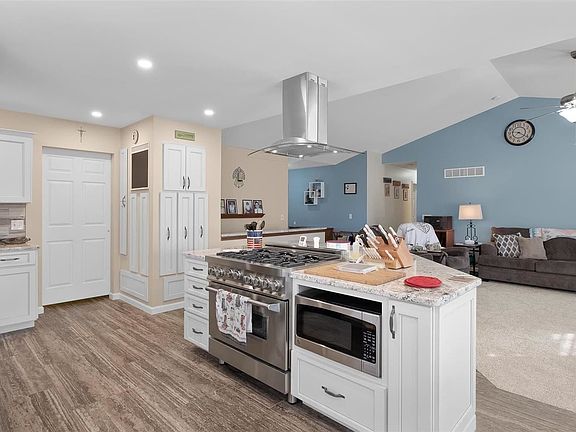 5th image of 351 Glen Forest Dr