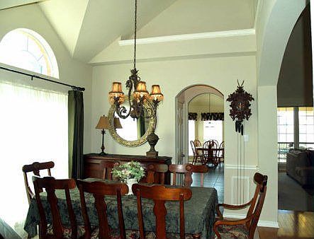 3rd image of 4904 Giordano Way