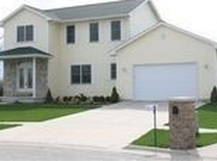 1209 Charlene St, Waverly, IA 50677