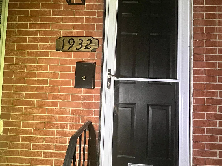 1932 Hope St — Photo 1