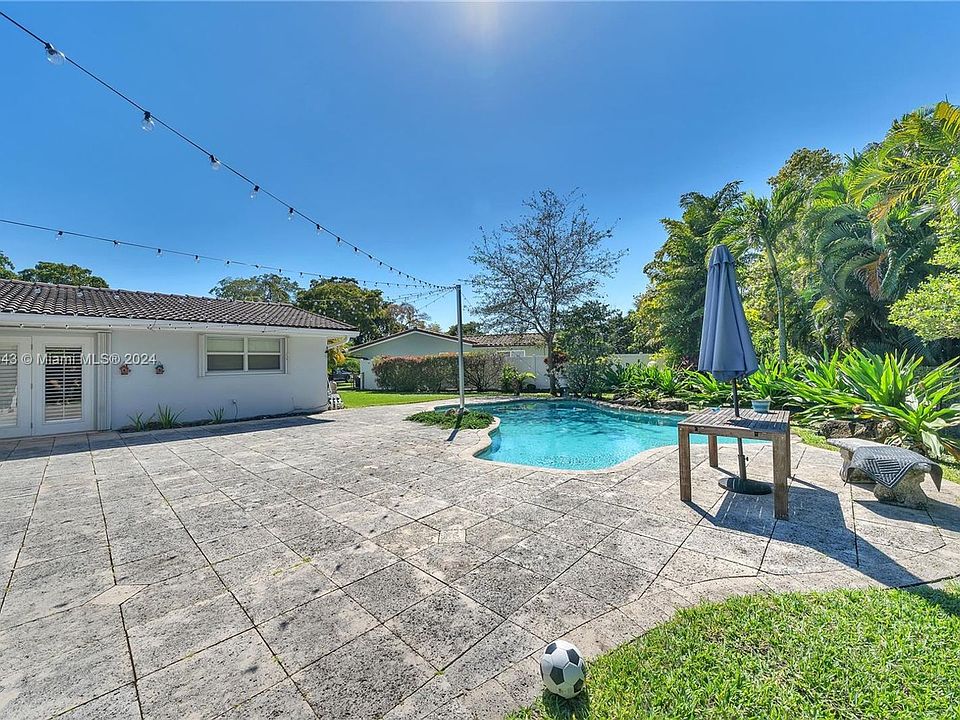 1st image of 7460 Sabal Dr #7460