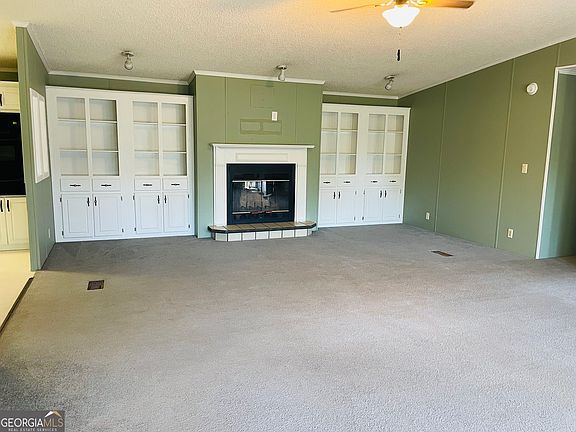 2nd image of 685 Holmes Theus Rd NE