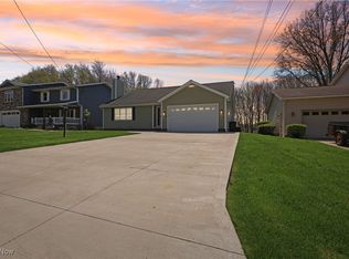 1992 Springfield Lake Blvd, Akron, OH 44312