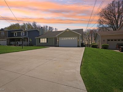 1992 Springfield Lake Blvd, Akron, OH, 44312