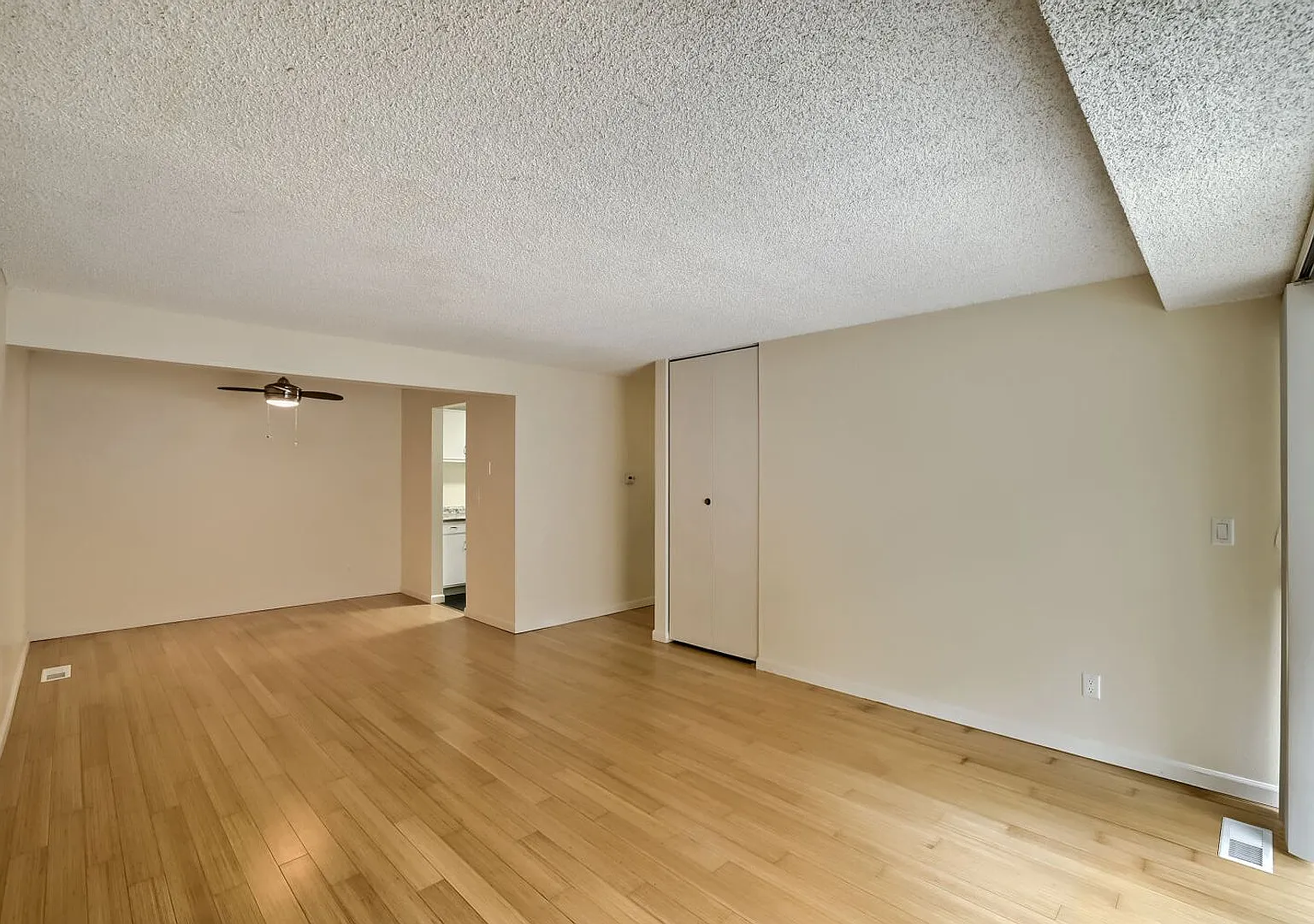 Ground Floor 1bed/1bath Apartment in Convenient Juanita Location! — Photo 4