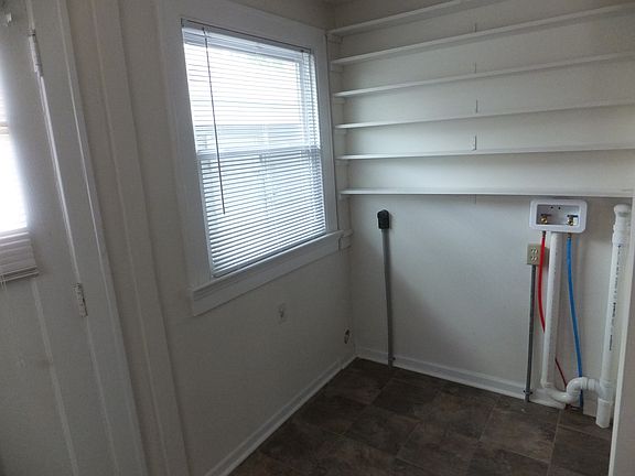 4th image of 1420 Highland Ave