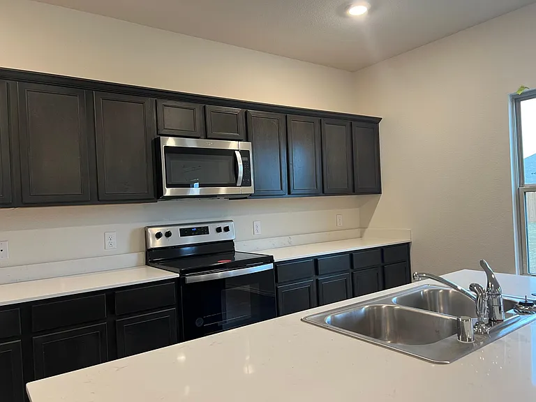 329 Sage St — Photo 10