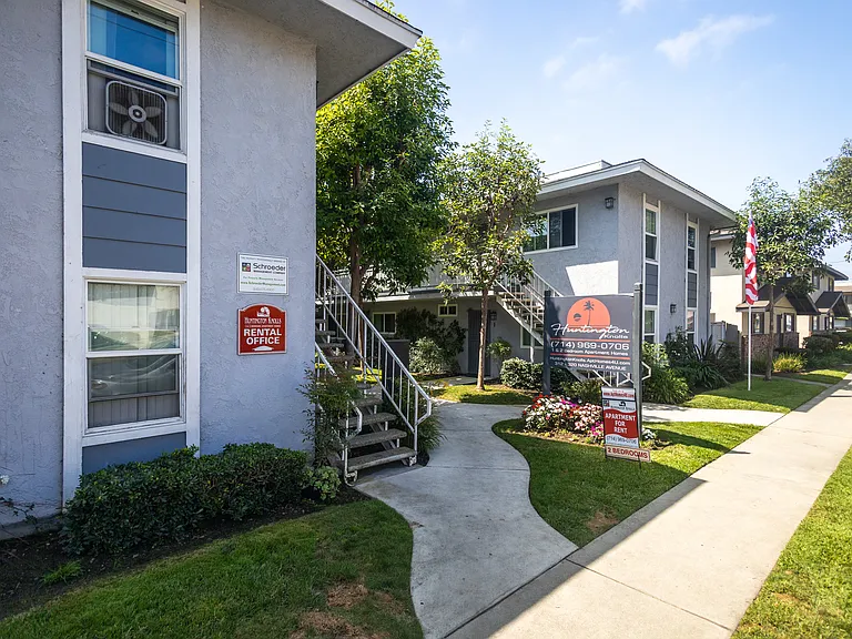 Huntington Knolls Apartment Home — Photo 14