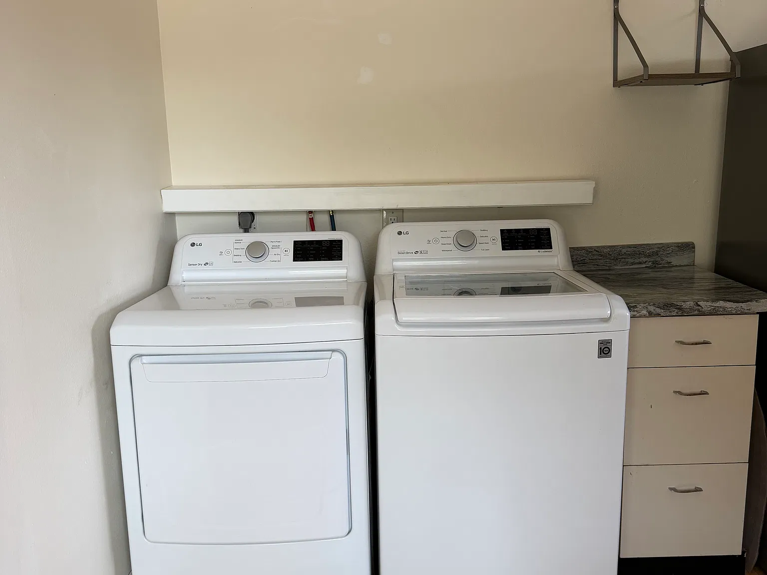 2 bed, 826 sqft, $1,200 — Photo 3