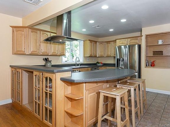 4th image of 311 Fulle Dr