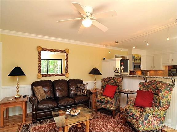 3rd image of 3409 Bragg Dr