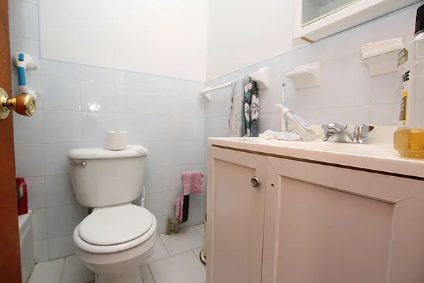 Rented by Nooklyn NYC LLC | media 38