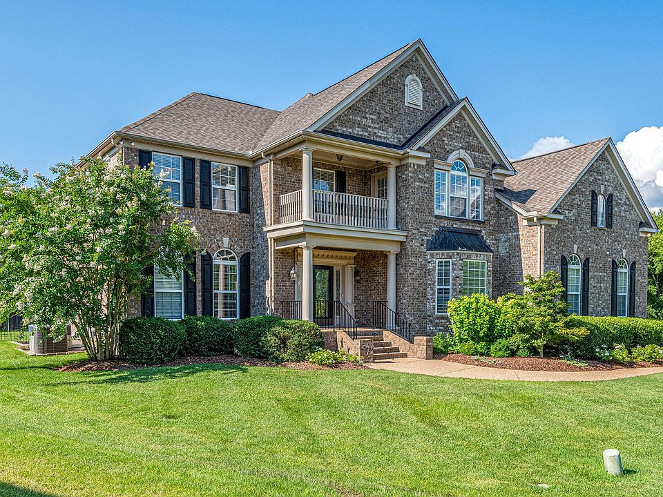 1st image of 928 Belden Way