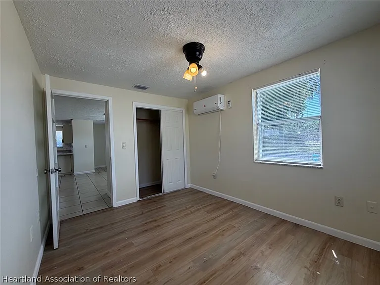 649 N Pine St — Photo 12
