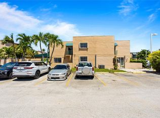 Les Chateaux, Miami, FL 33175