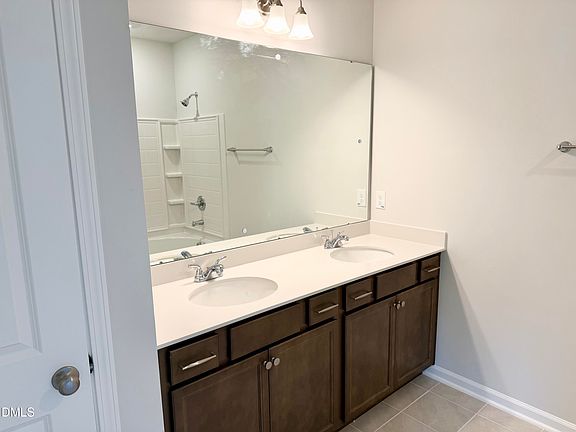 5th image of 141 Blue Melody Ave #253