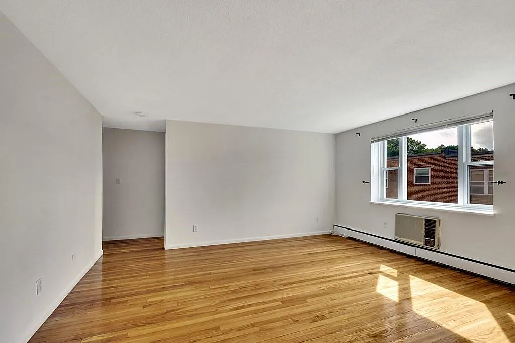 2 bed, 760 sqft, $3,200 — Photo 4