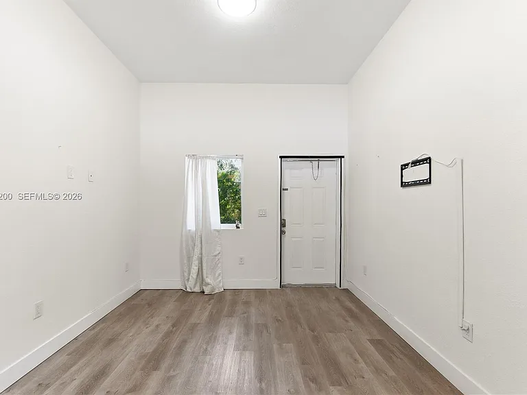 830 SE 14th St #2 — Photo 15