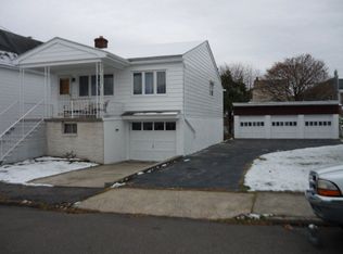 22 S Morris St, Saint Clair, PA 17970