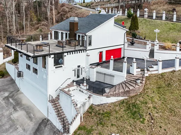 551 W Shadowlawn Dr, Chattanooga, TN 37404