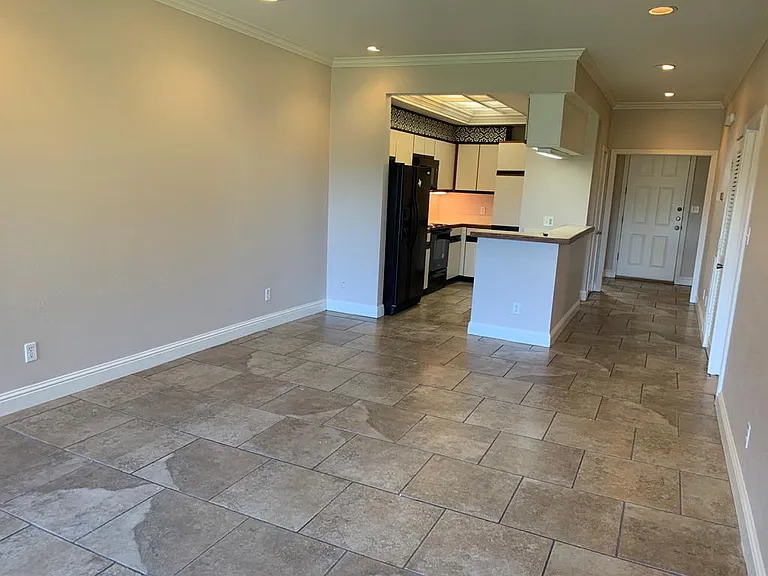 801 Country Club Cir — Photo 5