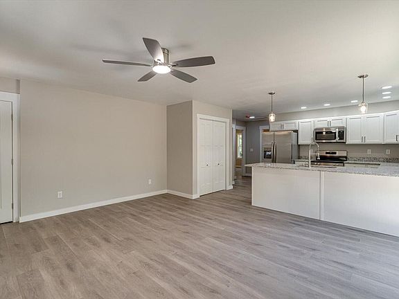5th image of 3735 Grace Ave