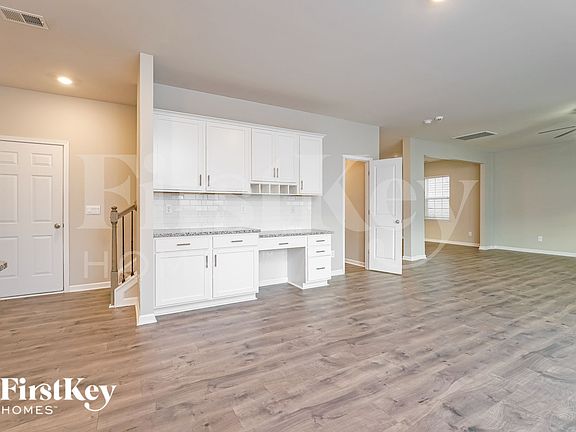 5th image of 134 Rhett Ave