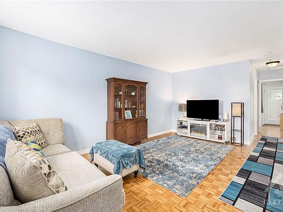 5th image of 25 Glamorgan Dr