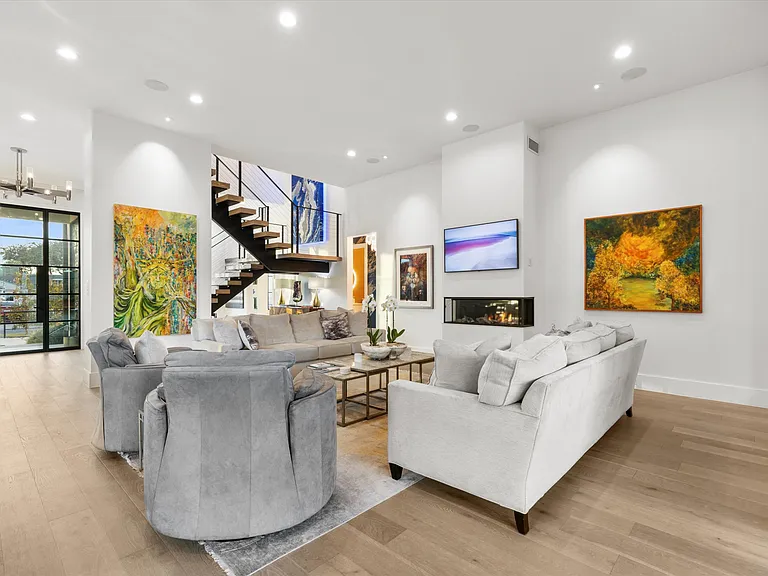 3771 Almazan Dr — Photo 44
