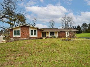 352 Hibler Ct, Saint Louis, MO 63141