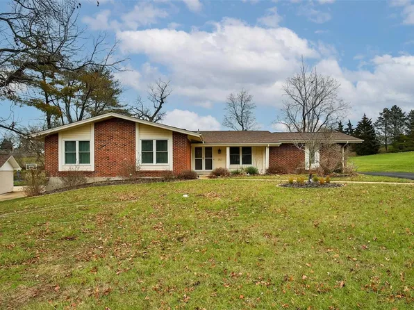 352 Hibler Ct, Saint Louis, MO 63141