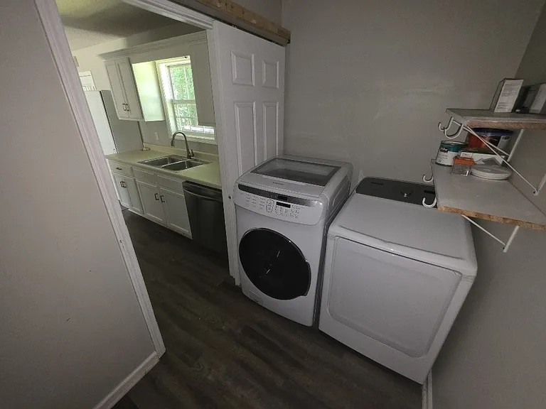 105 Monarch Ln — Photo 8