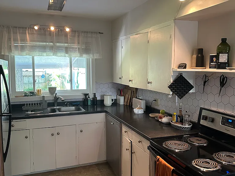 908 Rosser Ln — Photo 4