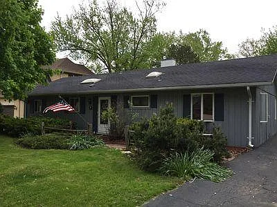 626 Hillside Dr photo 1